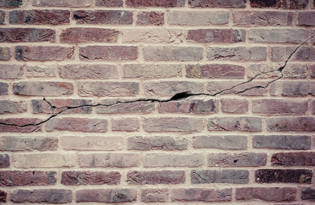 cracked-wall